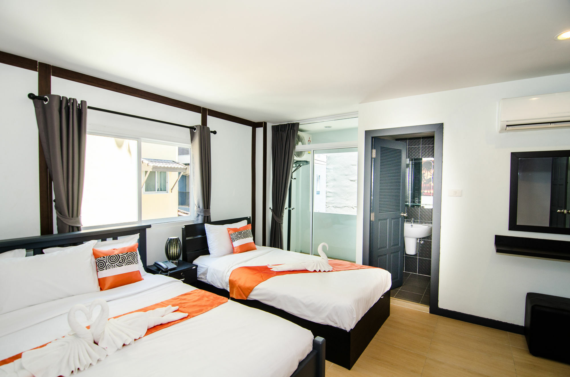 Colora Hotel Patong Phuket Εξωτερικό φωτογραφία